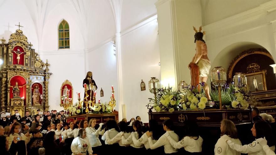 El Cautivo y El Amarrado a la Columna se vieron obligados a procesionar dentro del templo