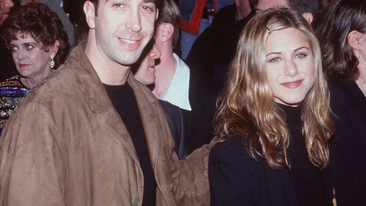 David Schwimmer y Jennifer Aniston en un estreno de 'Friends'