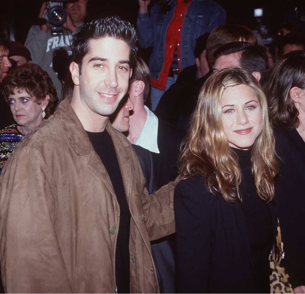 David Schwimmer y Jennifer Aniston en un estreno de 'Friends'