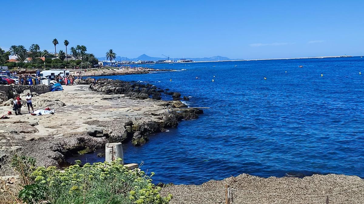 Playa del Trampolí de Dénia donde ha fallecido un hombre de 70 años.