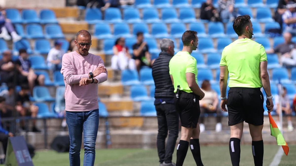 Instantánea de Beto Company durante el encuentro entre Hércules y Teruel.