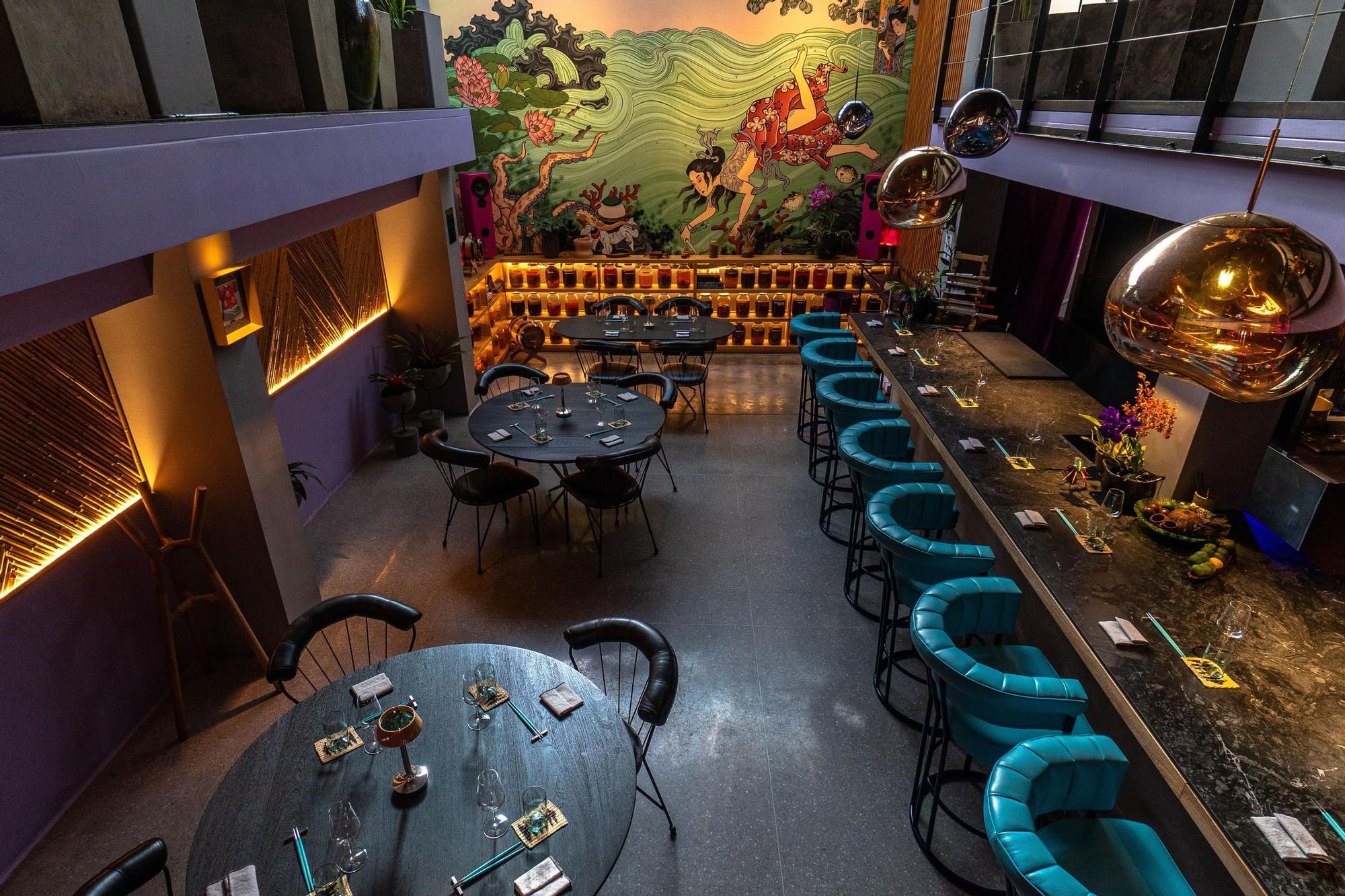 Plano desde arriba del interior del restaurante X.O.