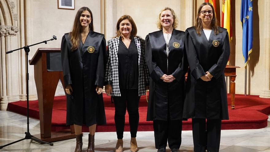 Xisca Figuerola y Miriam El Harrak toman posesión como nuevas letradas de la Abogacía de la Comunidad Autónoma