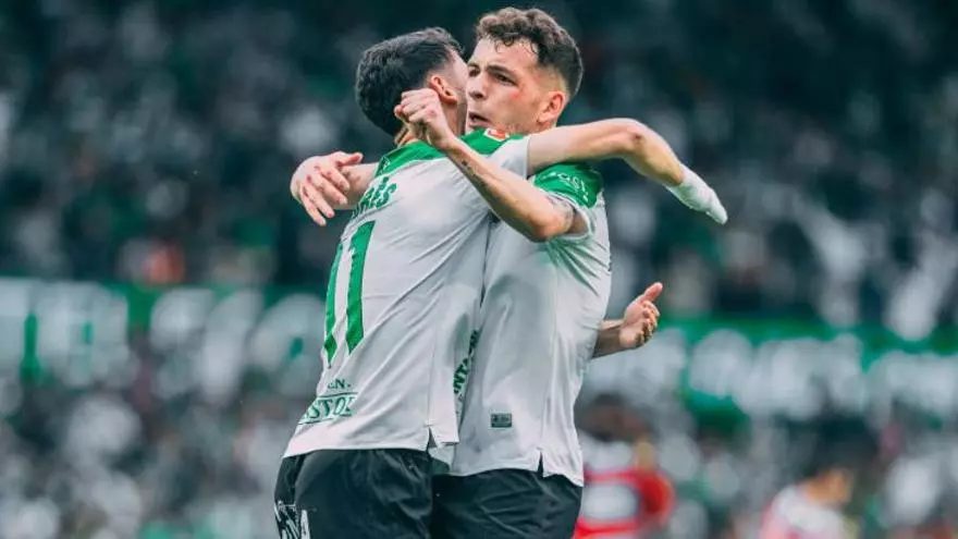 Resumen, goles y highlights del Racing 2-1 Granada de la jornada 42 de LaLiga Hypermotion