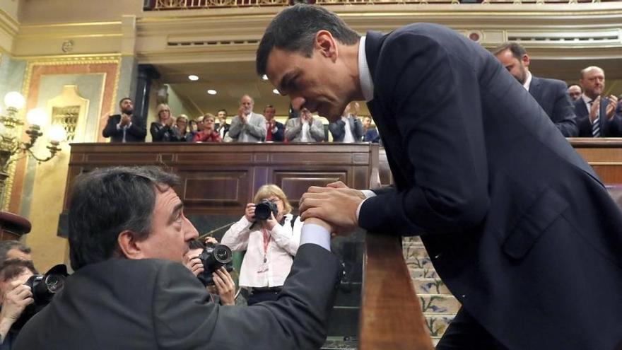 En directo: Pedro Sánchez toma posesión sin biblia ni crucifijo