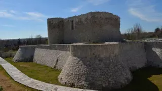 Este desconocido castillo del siglo XV está en Madrid capital y puedes llegar fácilmente en Metro