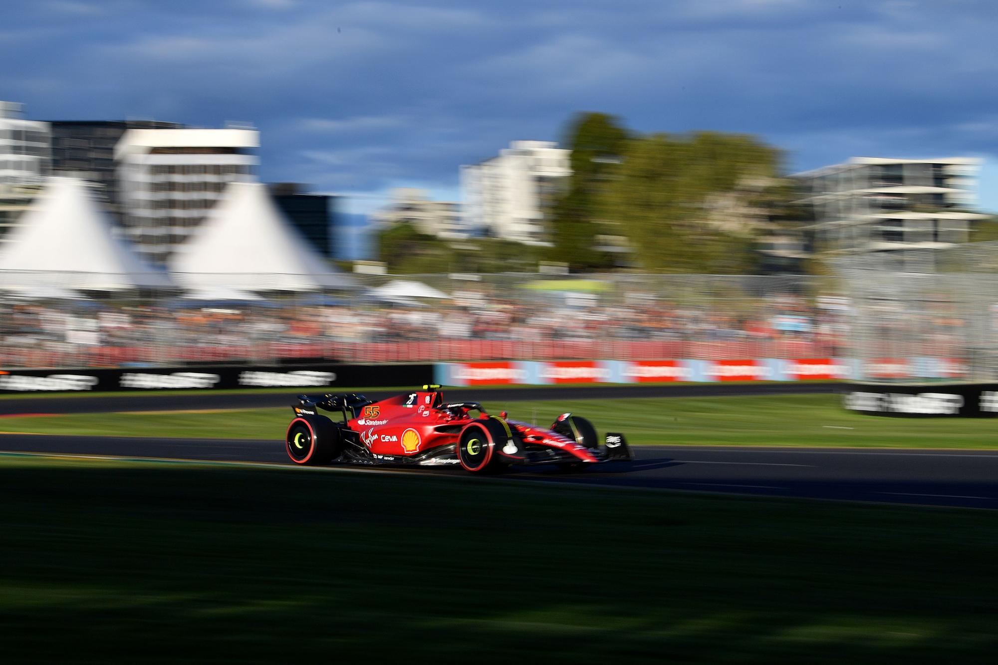 Leclerc, más líder tras ganar en Australia por delante de 'Checo'