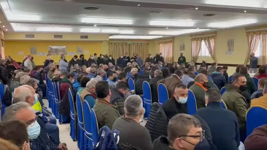 Asemtraex apoya el paro patronal de los transportistas