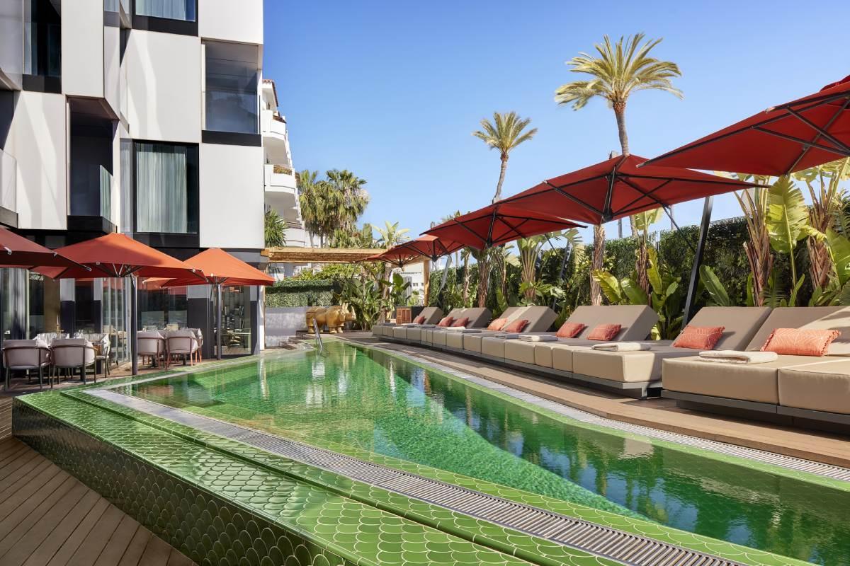 Piscina del hotel.