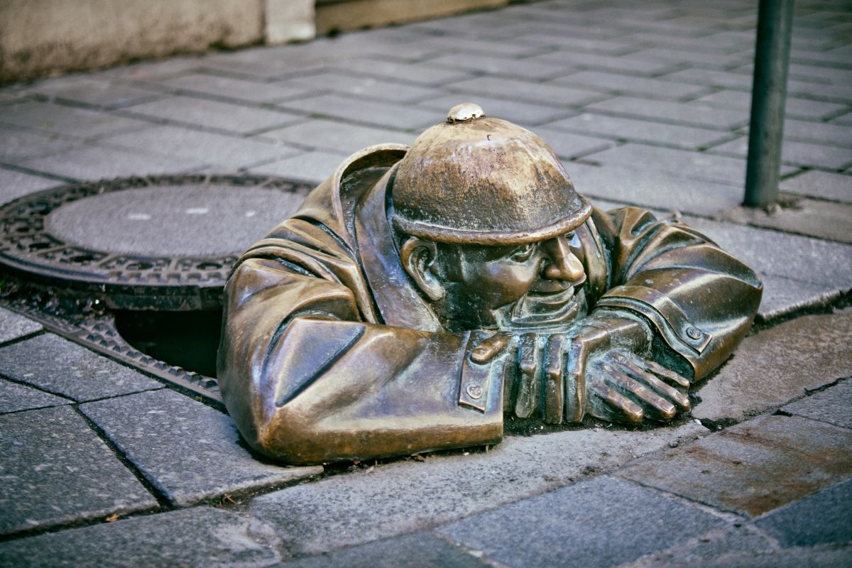 En Bratislava descubrimos diferentes esculturas que se han convertido en auténticos símbolos de la ciudad.