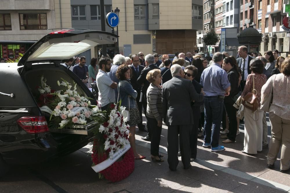 Funeral por el profesor Barluenga en Oviedo