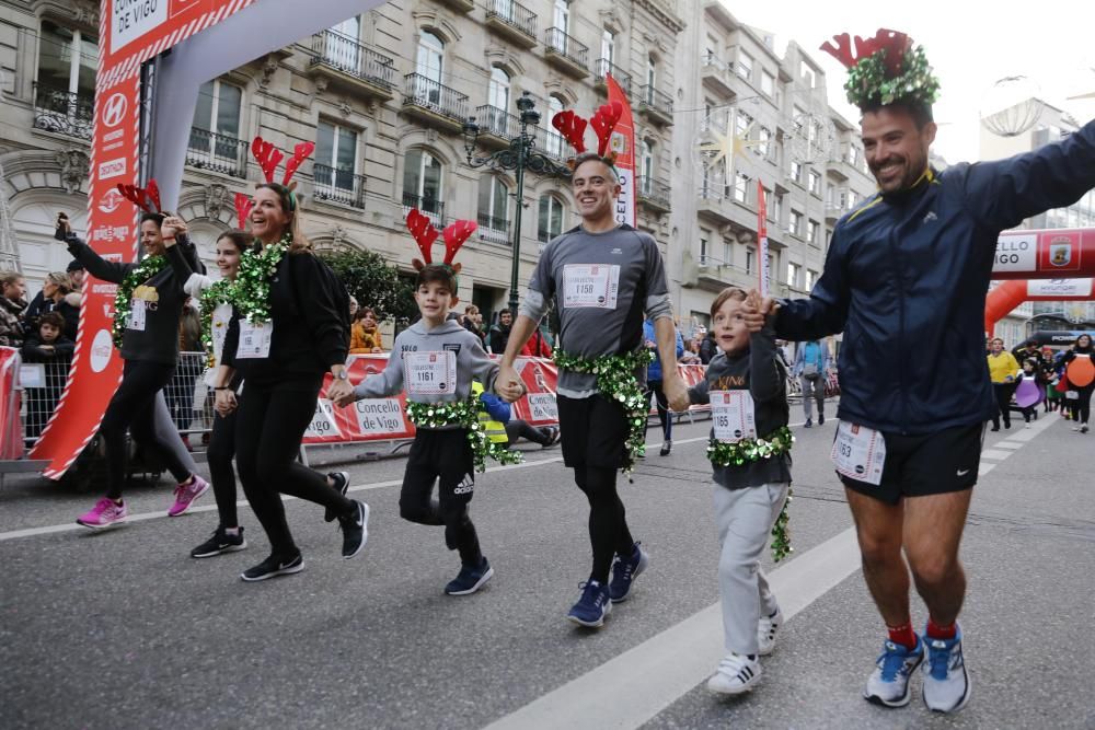 Miles de participantes celebraron el fin de año por el centro de Vigo