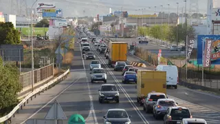 El parque móvil envejece en Castellón: más coches de la matrícula 'CS' y menos de la 'N'