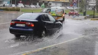 La tormenta deja más de 10 litros en solo 10 minutos y afecta al tráfico rodado en Xàtiva