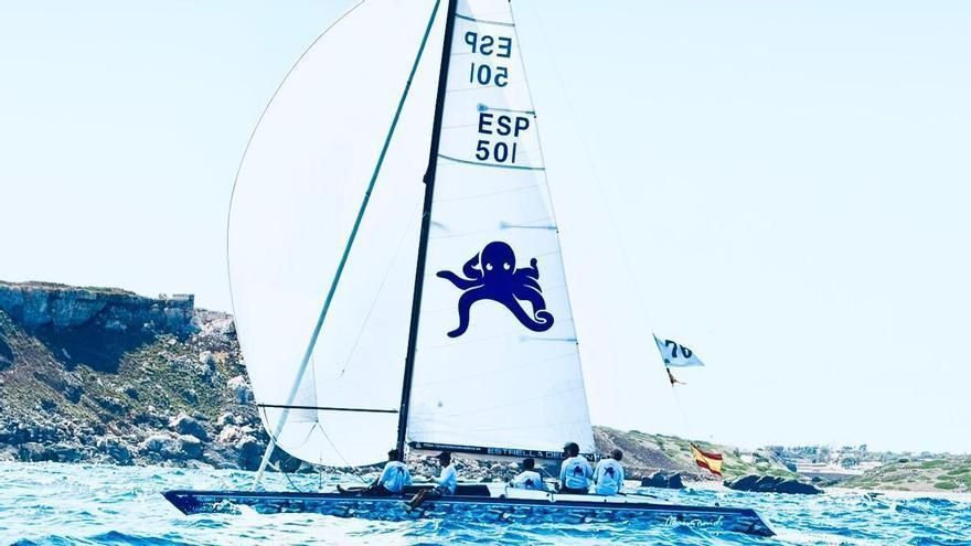 El Estrella del Viento firma un triplete histórico en la vela clásica
