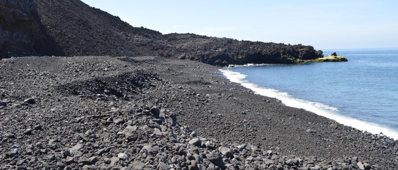 Una de las 14 playas que se han formado en el delta lávico de La Palma.