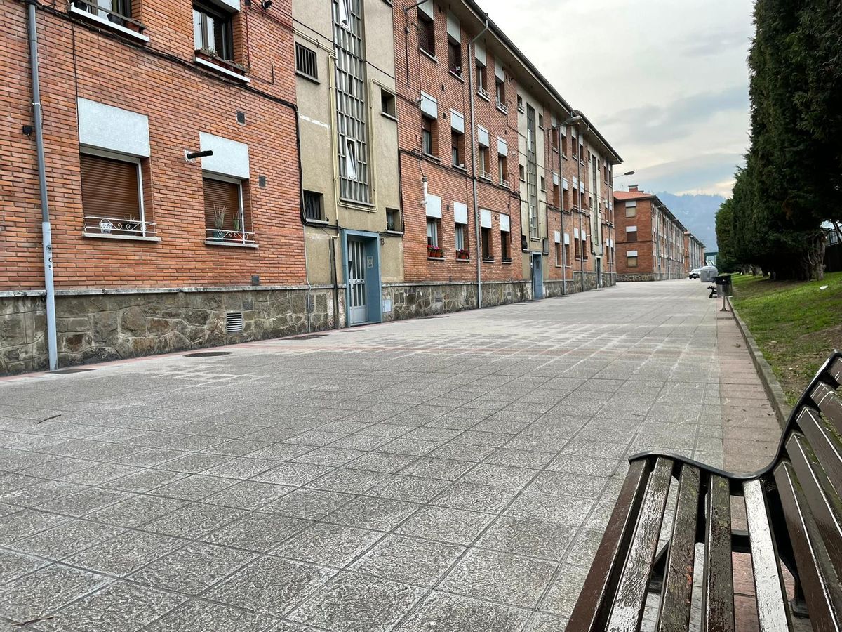 La calle Río Caudal, en el que fue encontrada sin vida María del Carmen.