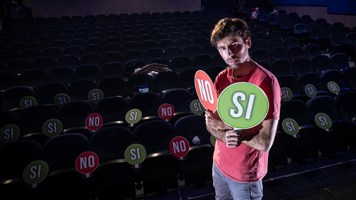 La sala 9 del Cine Bosque es transforma en teatre amb un espectacle de Bruno Oro