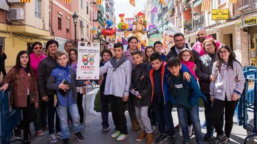 La Infancia premia a Padre Santonja