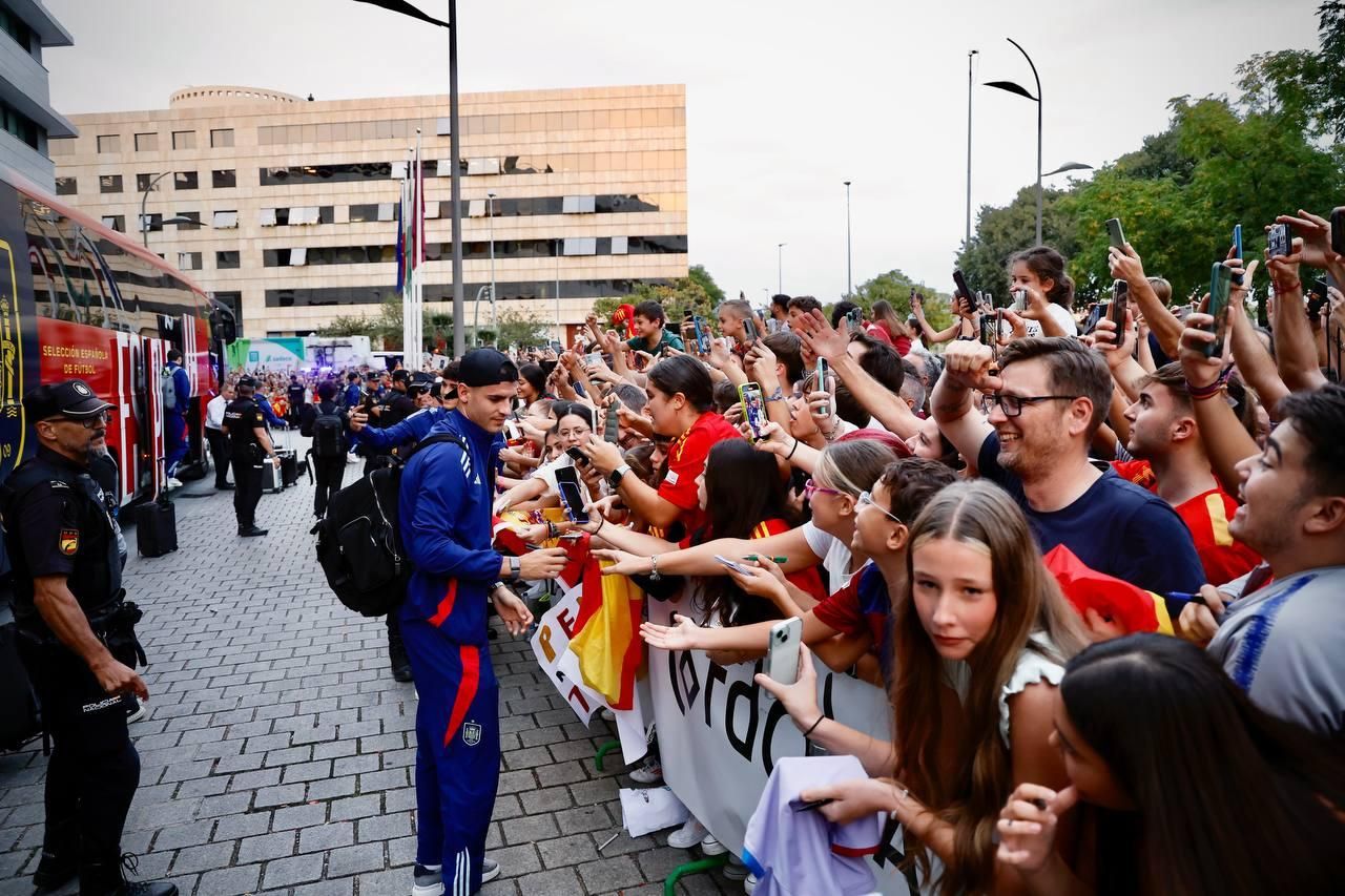 La selección española en Córdoba: la afición se vuelca con los jugadores