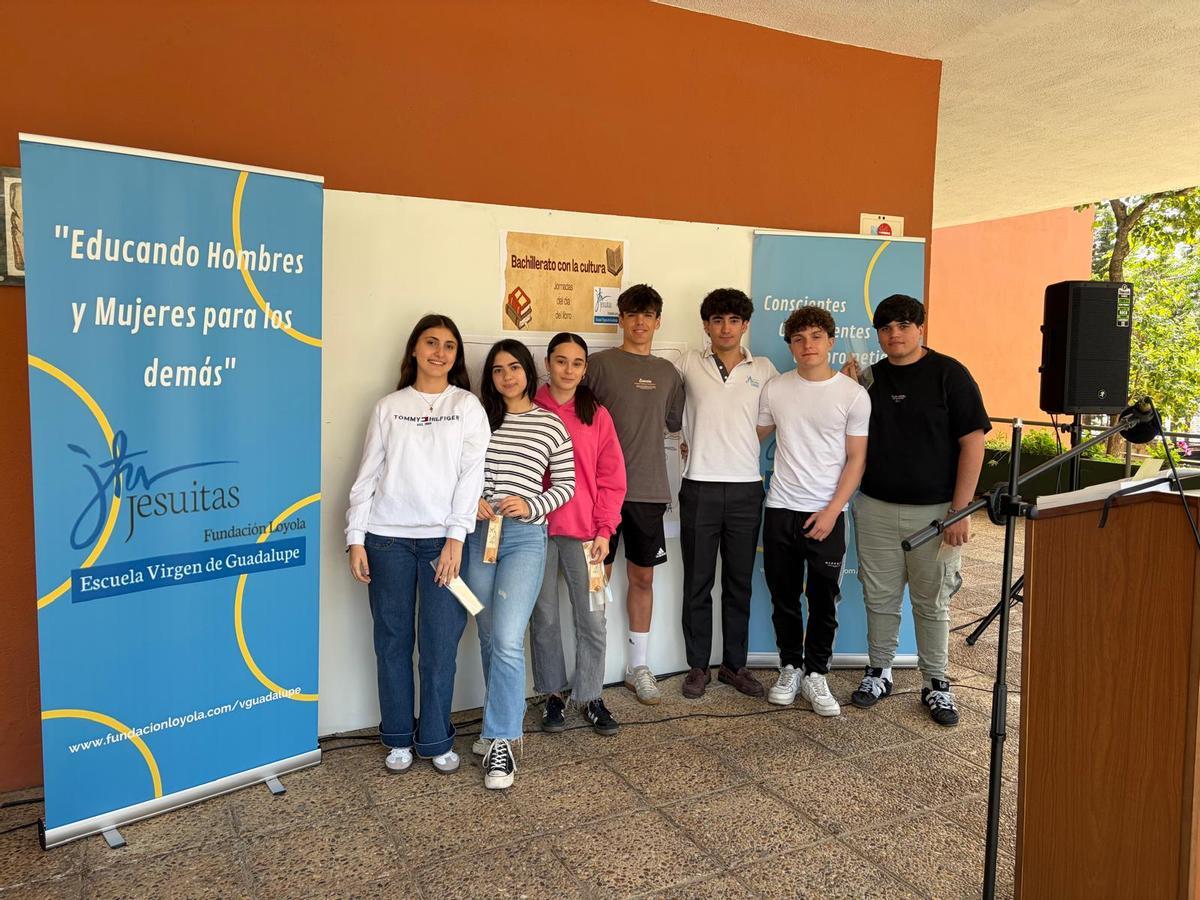 Alumnos participantes en la iniciativa 'Bachillerato con la cultura' de la Escuela Virgen de Guadalupe.