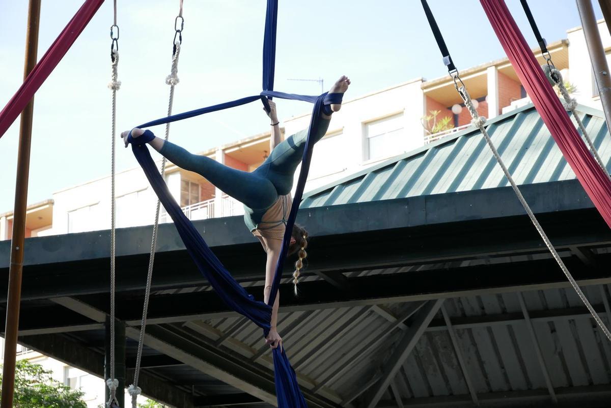 En imágenes | El Festival de Circo Social llena de acrobacias el barrio de San José En imágenes | El Festival de Circo Social llena de acrobacias el barrio de San José