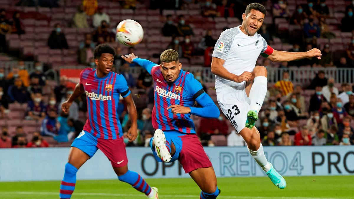 Araujo, durante el partido contra el Granada