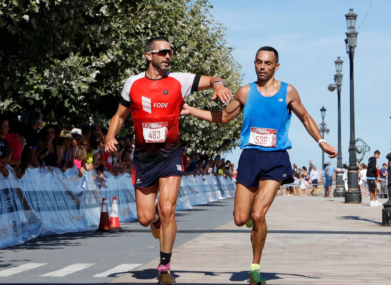 Baiona suda a ritmo de zapatilla y zumba