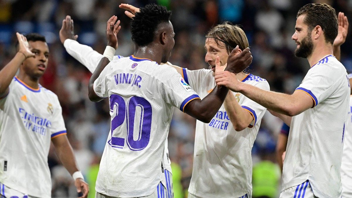 El Madrid celebra  un gol ante el Levante