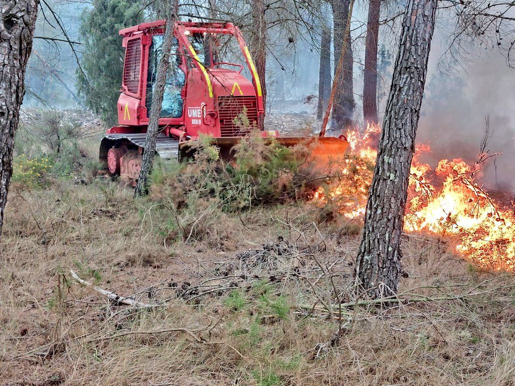 Las fotografías del virulento incendio forestal en Villanueva de Viver