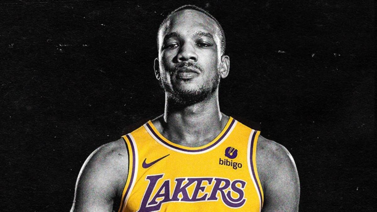 Avery Bradley Lakers sign
