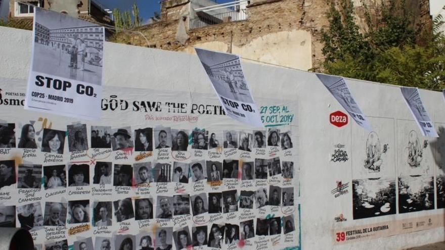 Pegada de carteles en Córdoba para reclamar medidas que frenen el cambio climático