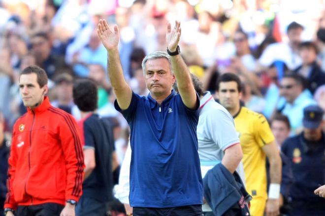 Homenaje de Ultras Sur, Casillas y Cristiano en la grada y ley del silencio: así fue el último partido de Mourinho en el Bernabéu