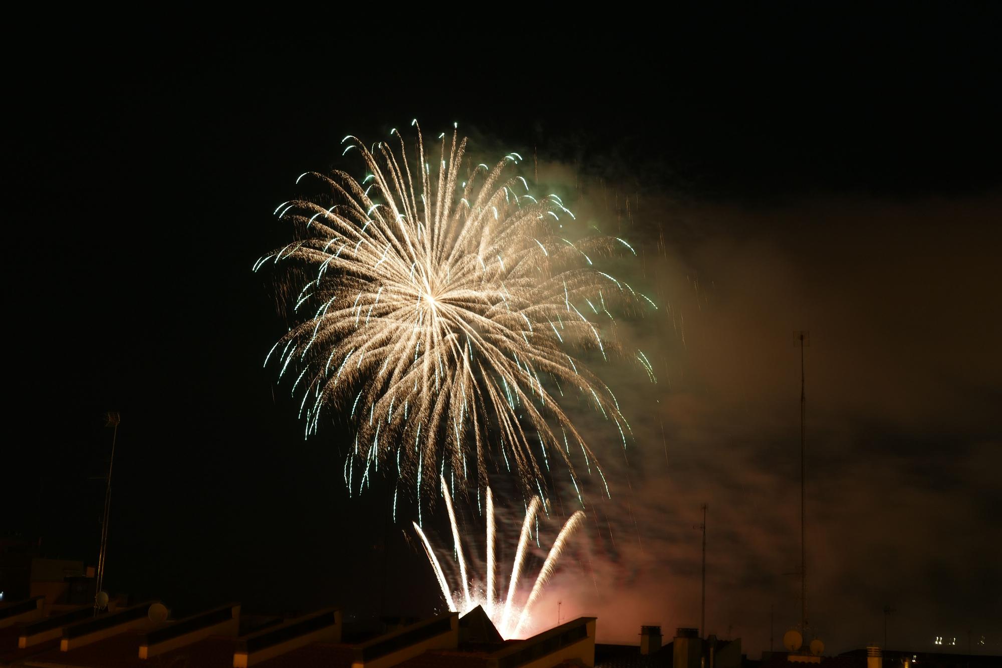 Figueres tanca les Fires i Festes de la Santa Creu amb un castell de focs