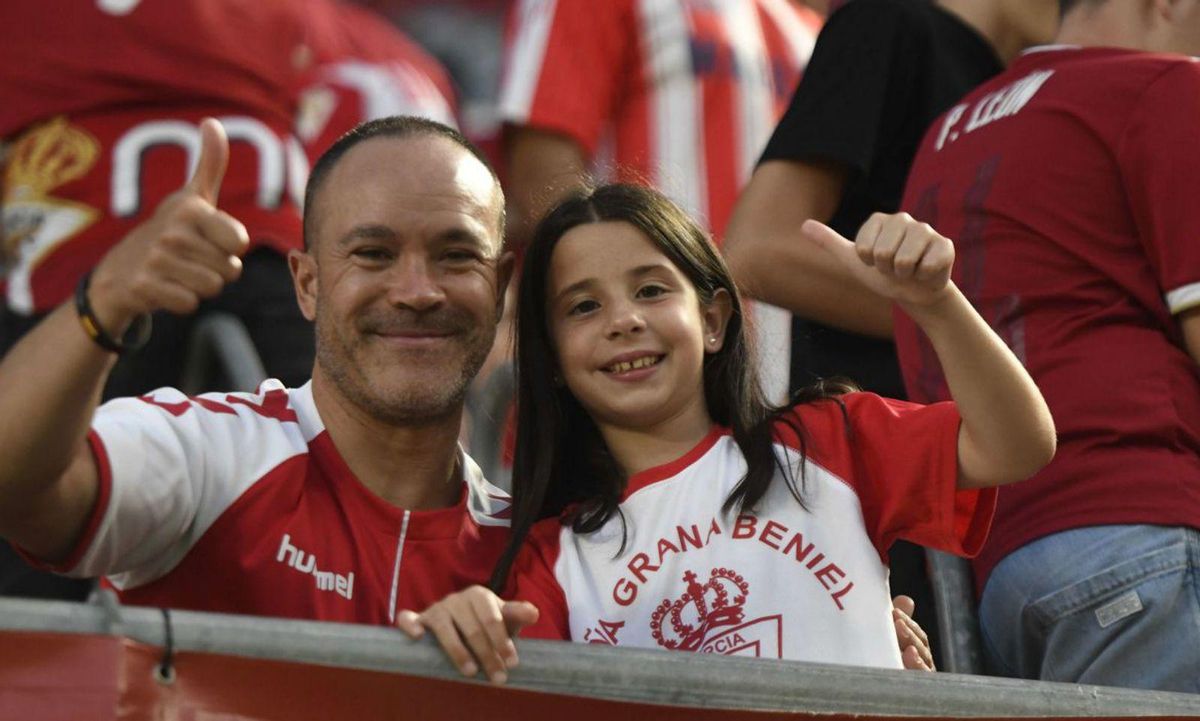 Alberto González e
Isi Gómez, hundidos
después de la eliminación del play off. | ISRAEL SÁNCHEZ
