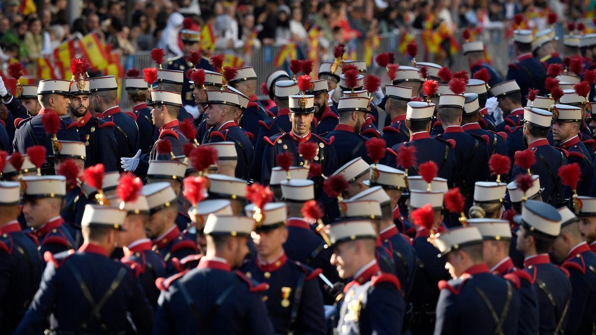 Desfile militar del Día de la Fiesta Naciona del 12 de octubre