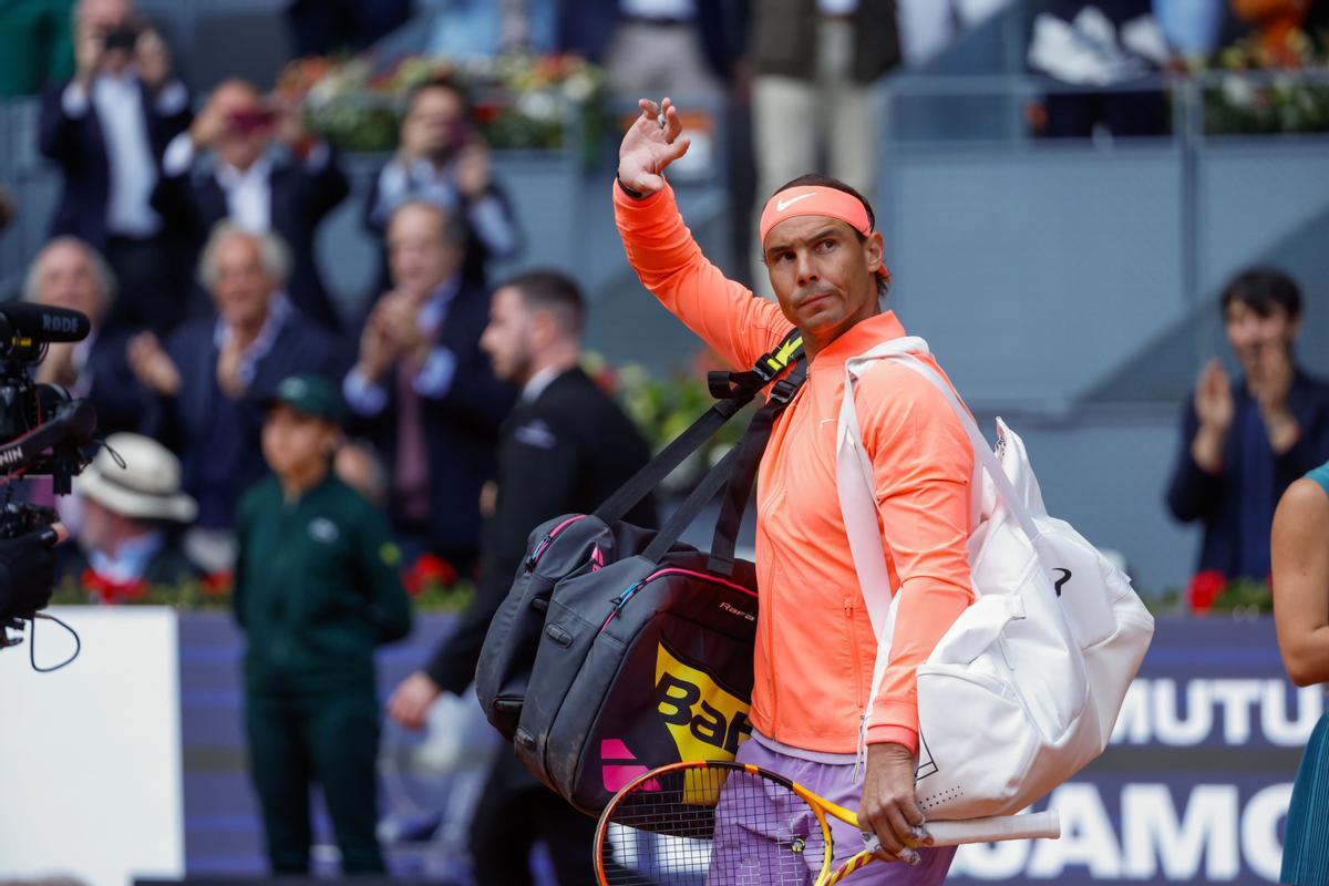 Rafael Nadal saluda al público de Madrid