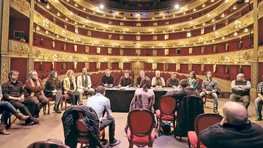 La presentación se realizó en el escenario del Principal.