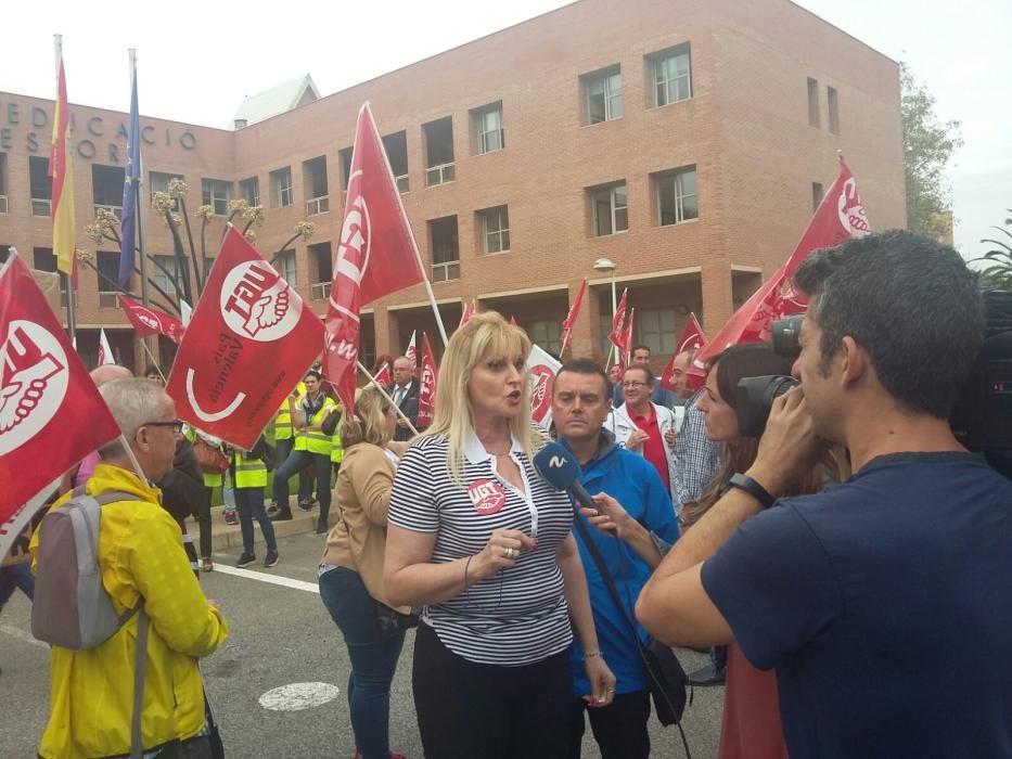 Trabajadores del transporte escolar en huelga