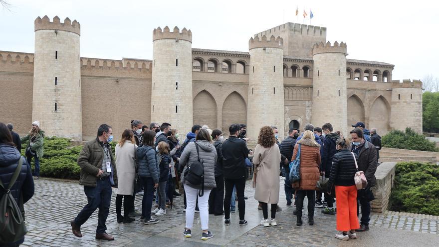 Aragón: La fuerte subida de precios no frena el éxodo en Semana Santa