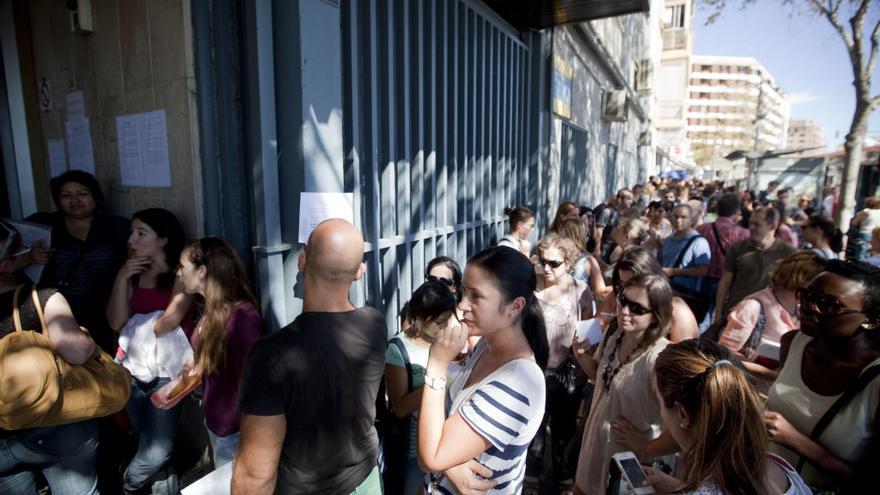 La huelga en las Escuelas de Idiomas pone en riesgo los exámenes de 5.364 alumnos