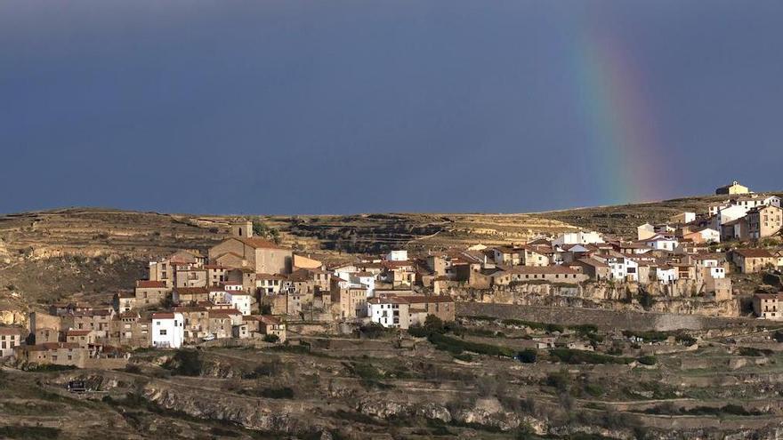 Un pueblo de Castellón de 190 habitantes adquiere viviendas sociales para atraer familias y trabajar en la zona