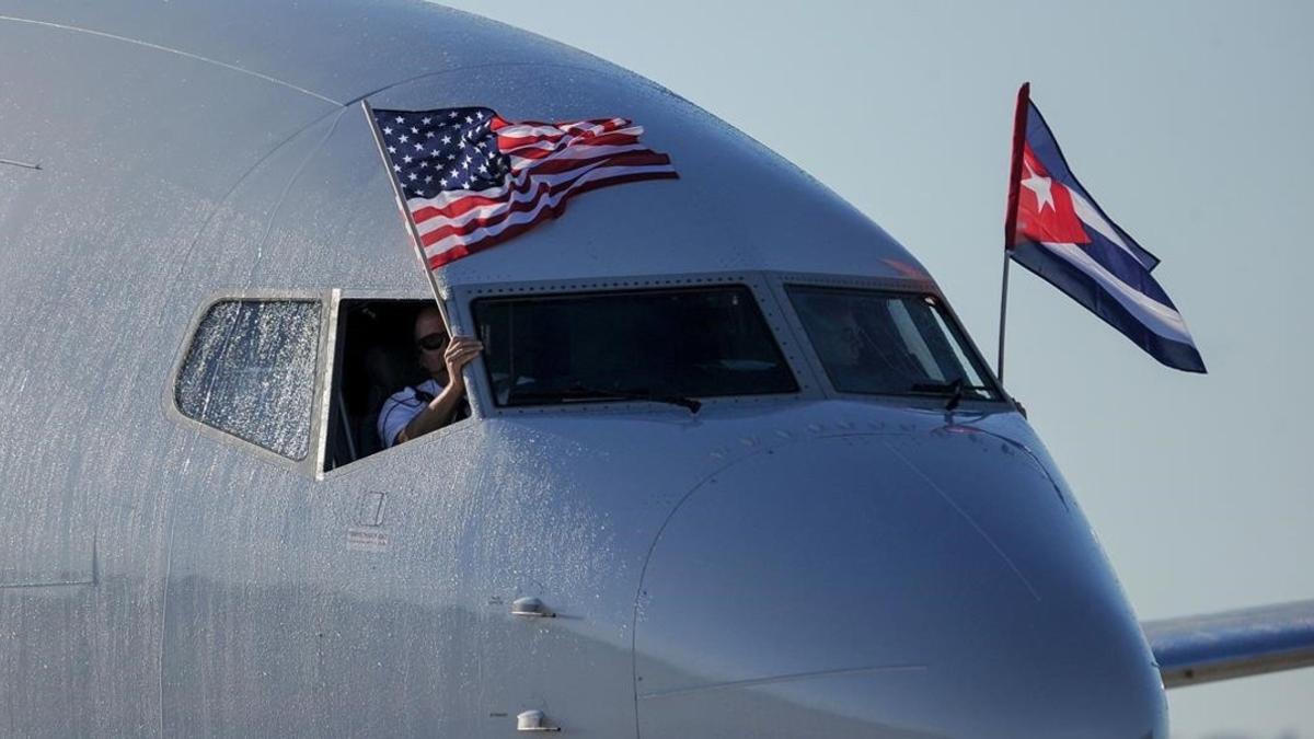 El avión de American Airlines, a su llegada al aeropuerto de La Habana