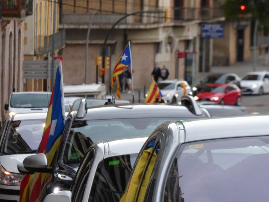 caravana de cotxes reivindica els fets d'octubre