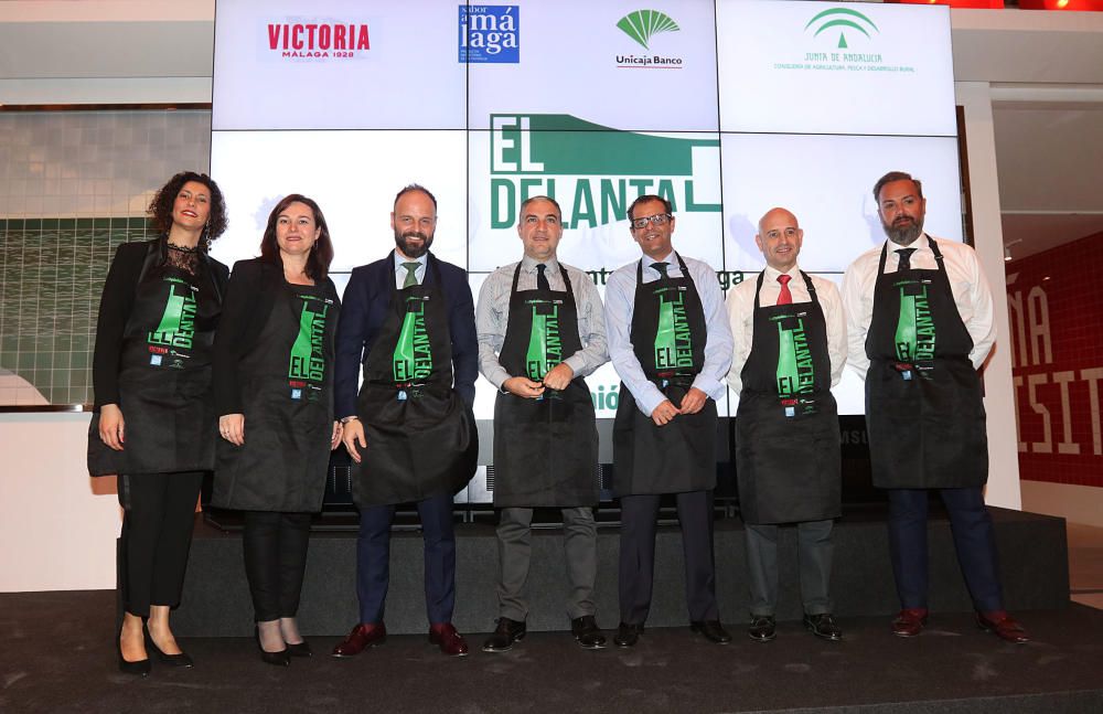 Empresarios, chefs, agentes del sector y de la industria agroalimentaria y representantes políticos acuden a la sede de Cerveza Victoria para la presentación de la nueva publicación gastronómica