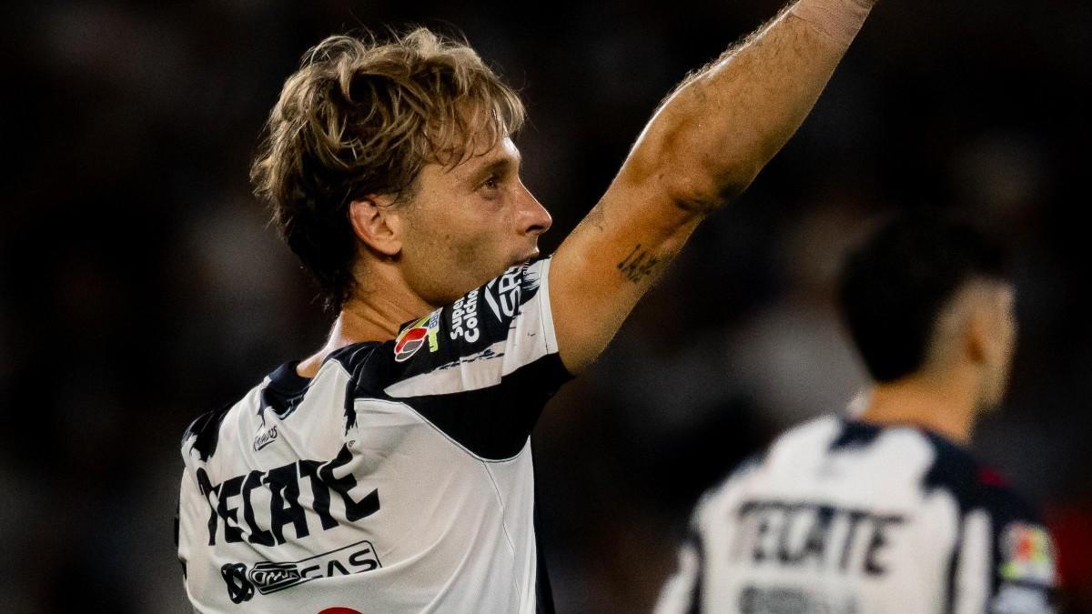 Sergio Canales marcó un gol olímpico