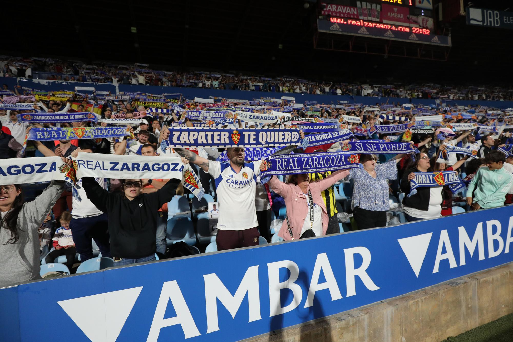 Así ha sido el inolvidable homenaje del zaragocismo a Alberto Zapater