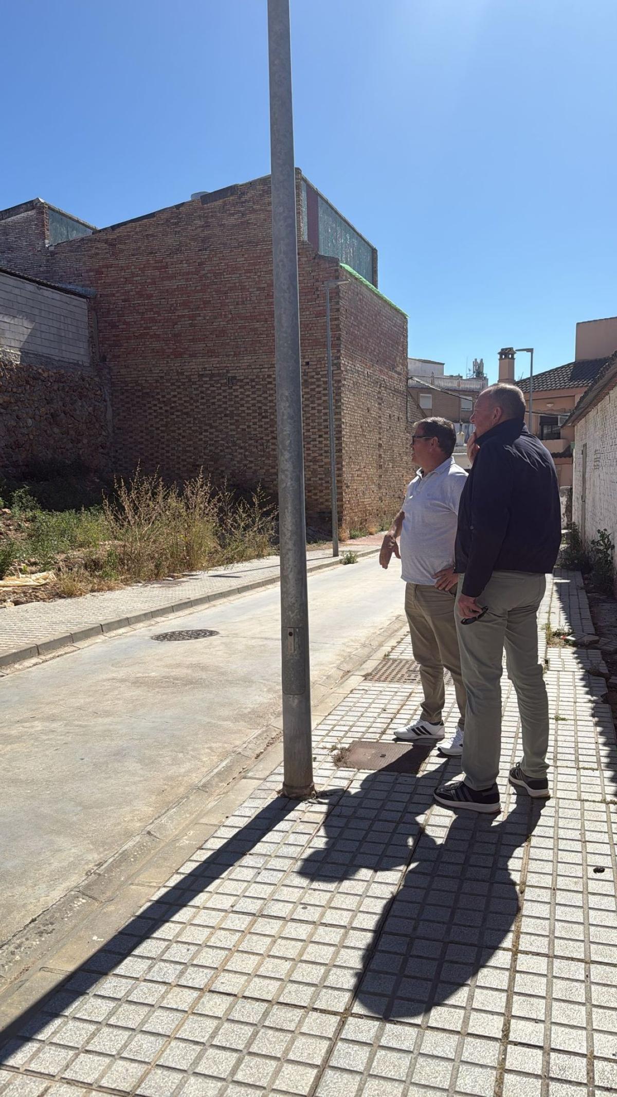 Solar destinado a la construcción de VPO en la calle Jaén de Hornachuelos.