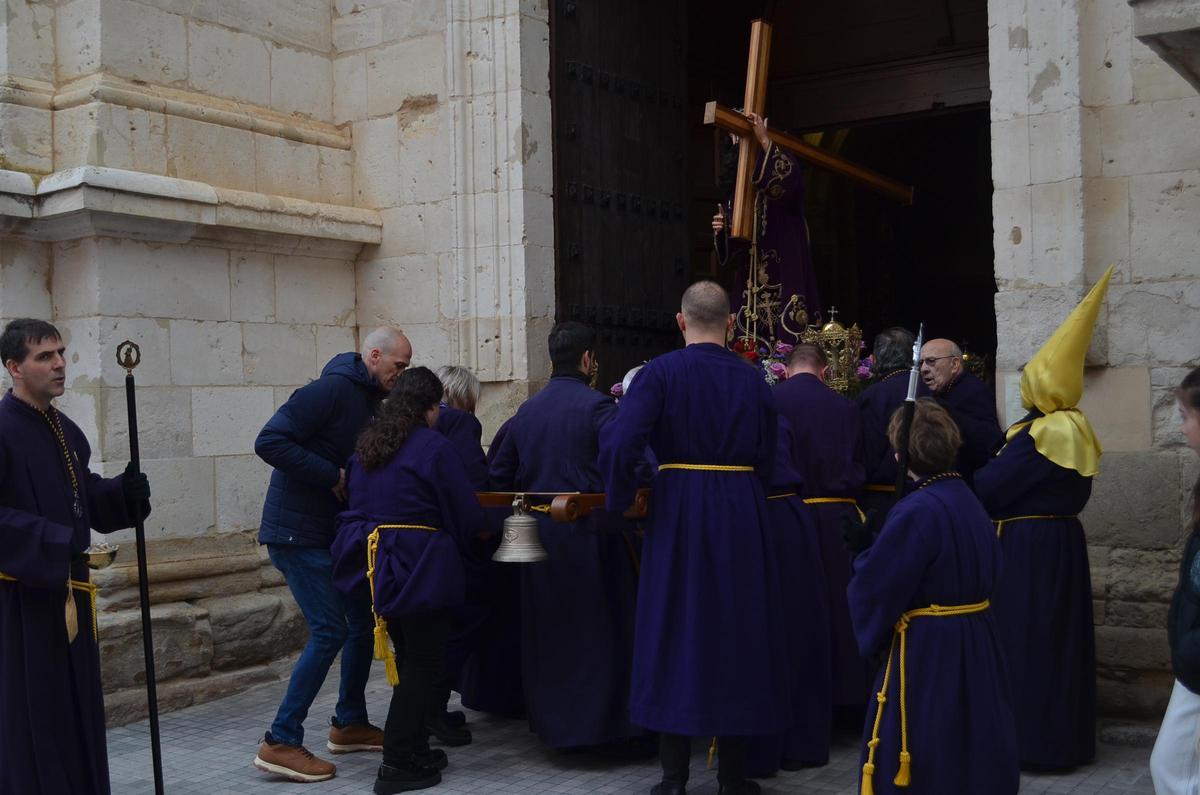 Entrada de Jesús Nazareno en la iglesia de Santa María.