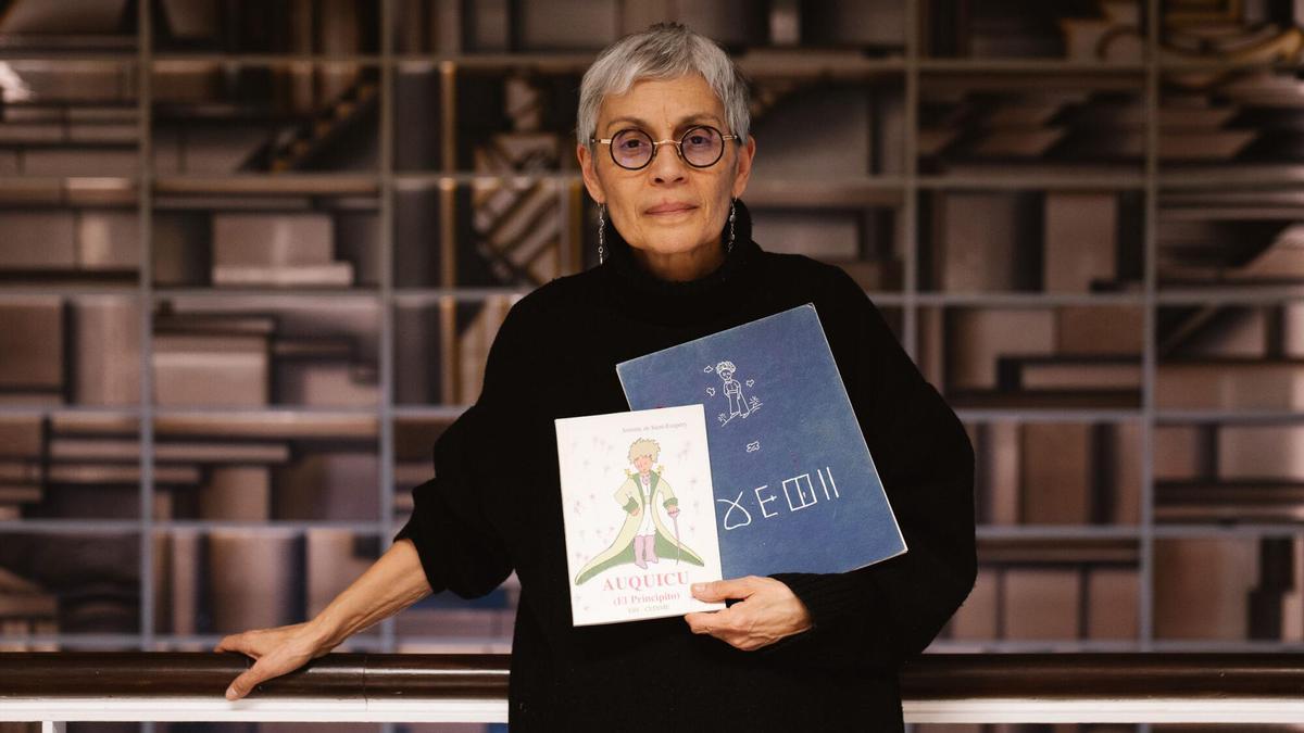 LE PETIT PRINCE | La profesora de Madrid que ha reunido 1.400 ediciones de ‘El principito’ en 647 lenguas: «Es una colección llena de instantes simbólicos»
